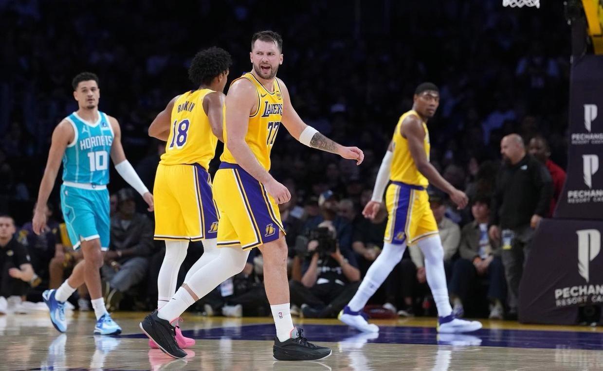 乐鱼官方入口-爆冷！湖人惨败东部鱼腩！詹姆斯创历史第一，东契奇空砍39分4助